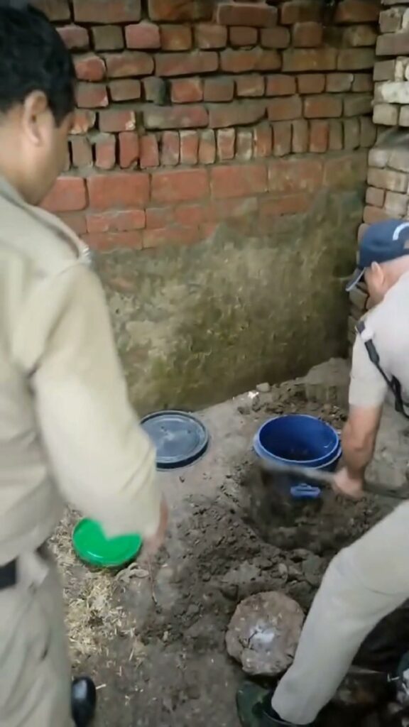 पथरी क्षेत्र में कच्ची शराब के अड्डों पर हरिद्वार पुलिस की ताबड़तोड़ कार्रवाई, 🔅मौके से 20 लीटर कच्… - Facebook video