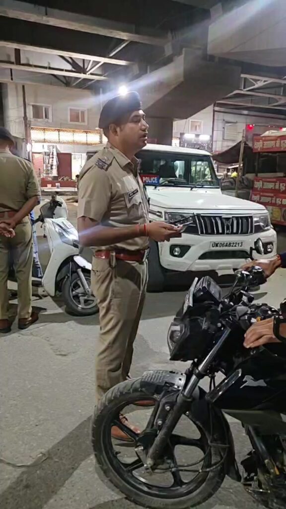 हरिद्वार दशहरे पर्व को लेकर सप्त ऋषि पुलिस का चेकिंग अभियान अभियान। - Facebook video