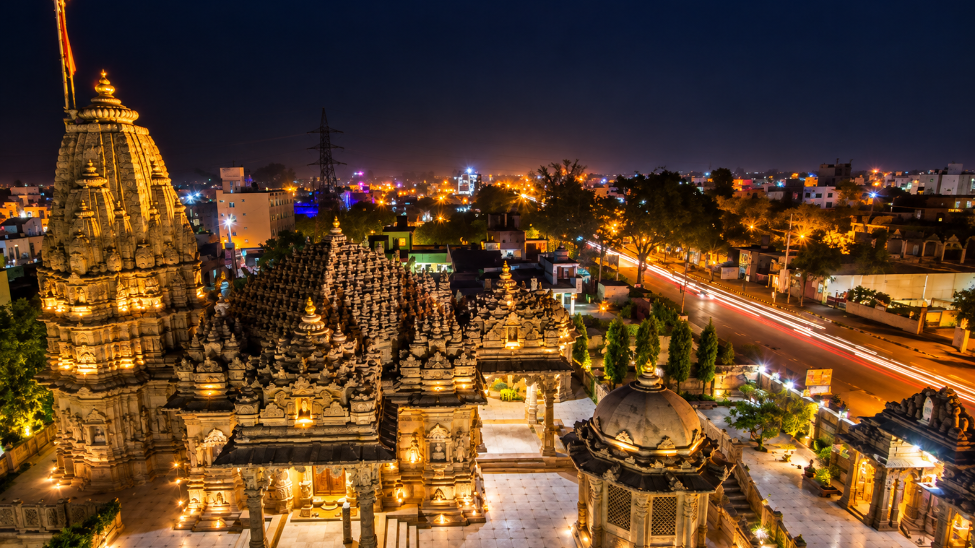 Shri Chintamani Parshwanath Jain Shwetambar Mandir - रात में