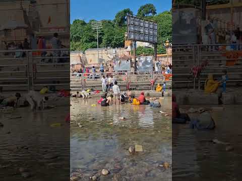 हरिद्वार मे गंगा जी का जल काम होनेके कारण गंगा मे सुना चांदी डॉन ने का - YouTube video